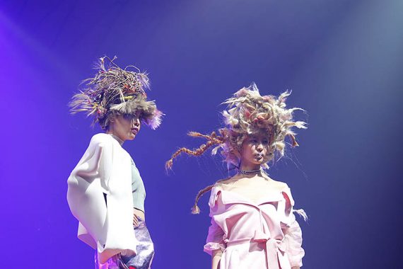 大阪、日本、アジアの<br />
「女性をもっと美しく」するヘアショー