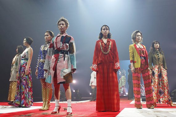 大阪、日本、アジアの<br />
「女性をもっと美しく」するヘアショー