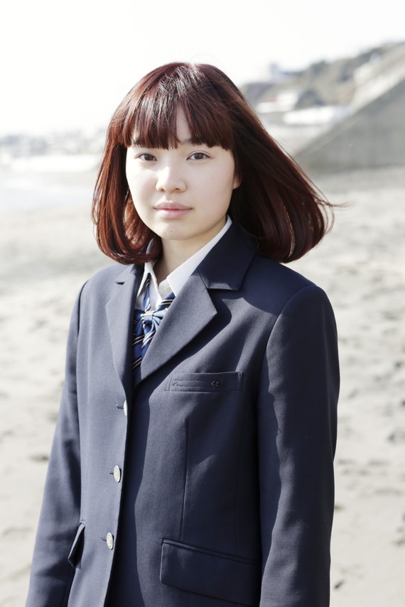 海に日が沈む<br />
夕暮れ色のヘアカラー