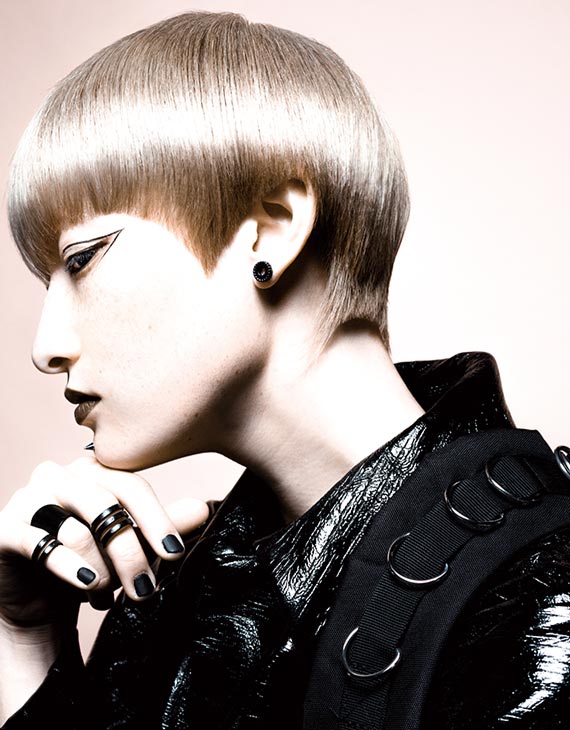 JAPAN HAIRDRESSER OF THE YEAR 【グランプリ】<br />
神谷 翼(SCREEN)
