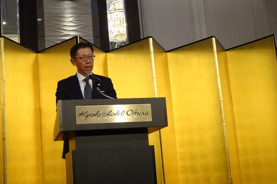 60年間の感謝とともに<br />
新社長による新たな挑戦を発信