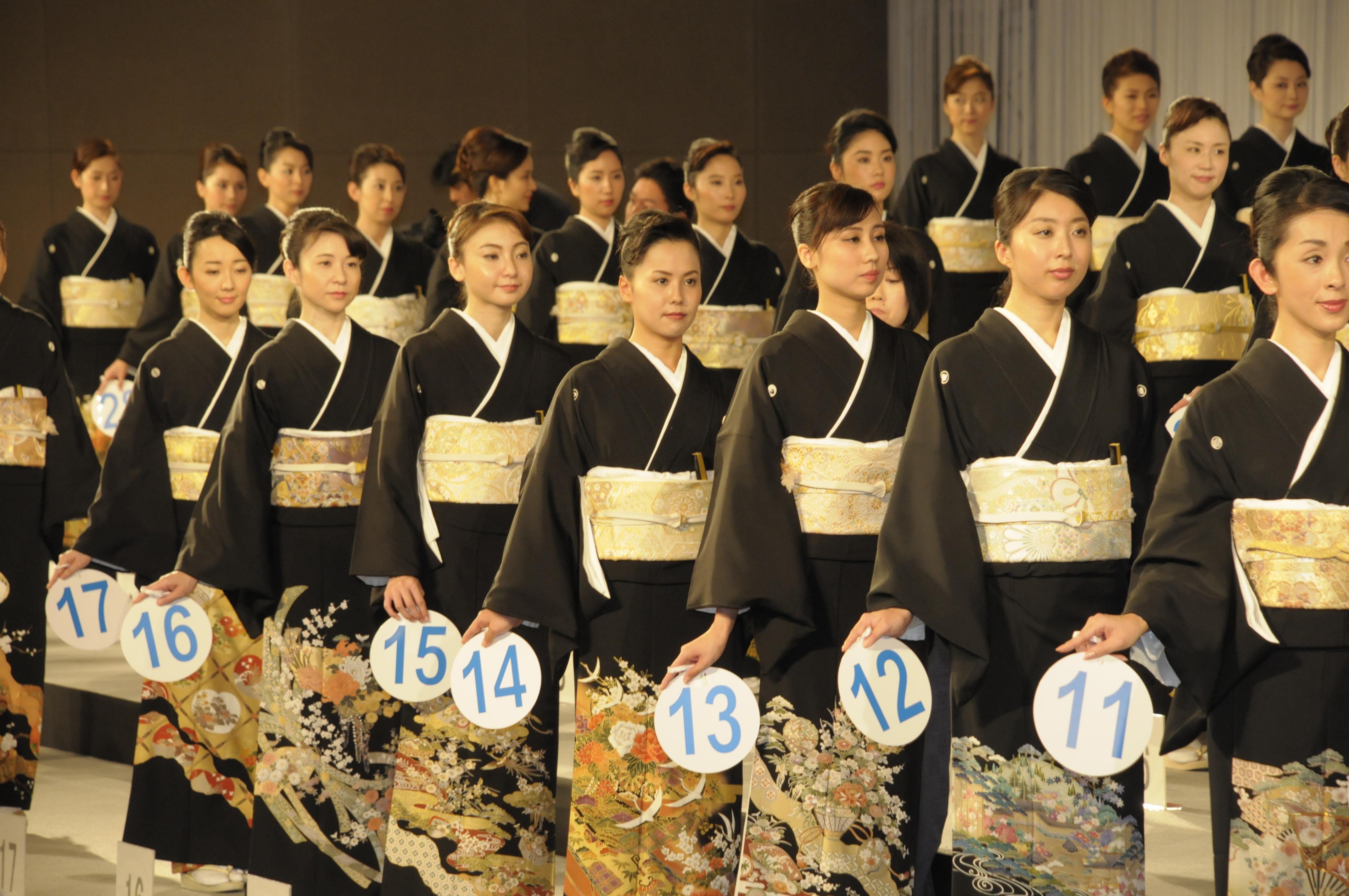 第11回武市昌子杯 振袖 留袖 花嫁着付技術選手権 美容界ニュース トピックス 美容師のためのwebマガジン Meme Mag ミームマグ 第11回武市昌子杯 振袖 留袖 花嫁着付技術選手権 美容界ニュース トピックス 美容師のためのwebマガジン Meme Mag ミームマグ